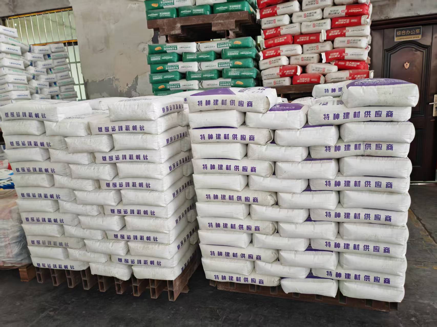 武宣拱顶带模注浆料