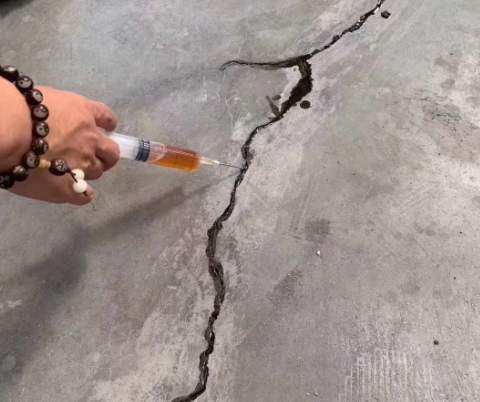 武宣混凝土裂缝修补技术详解​